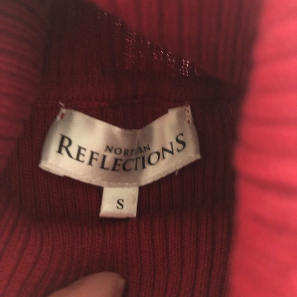 Northern Reflections Turtleneck - Picture 6 of 13